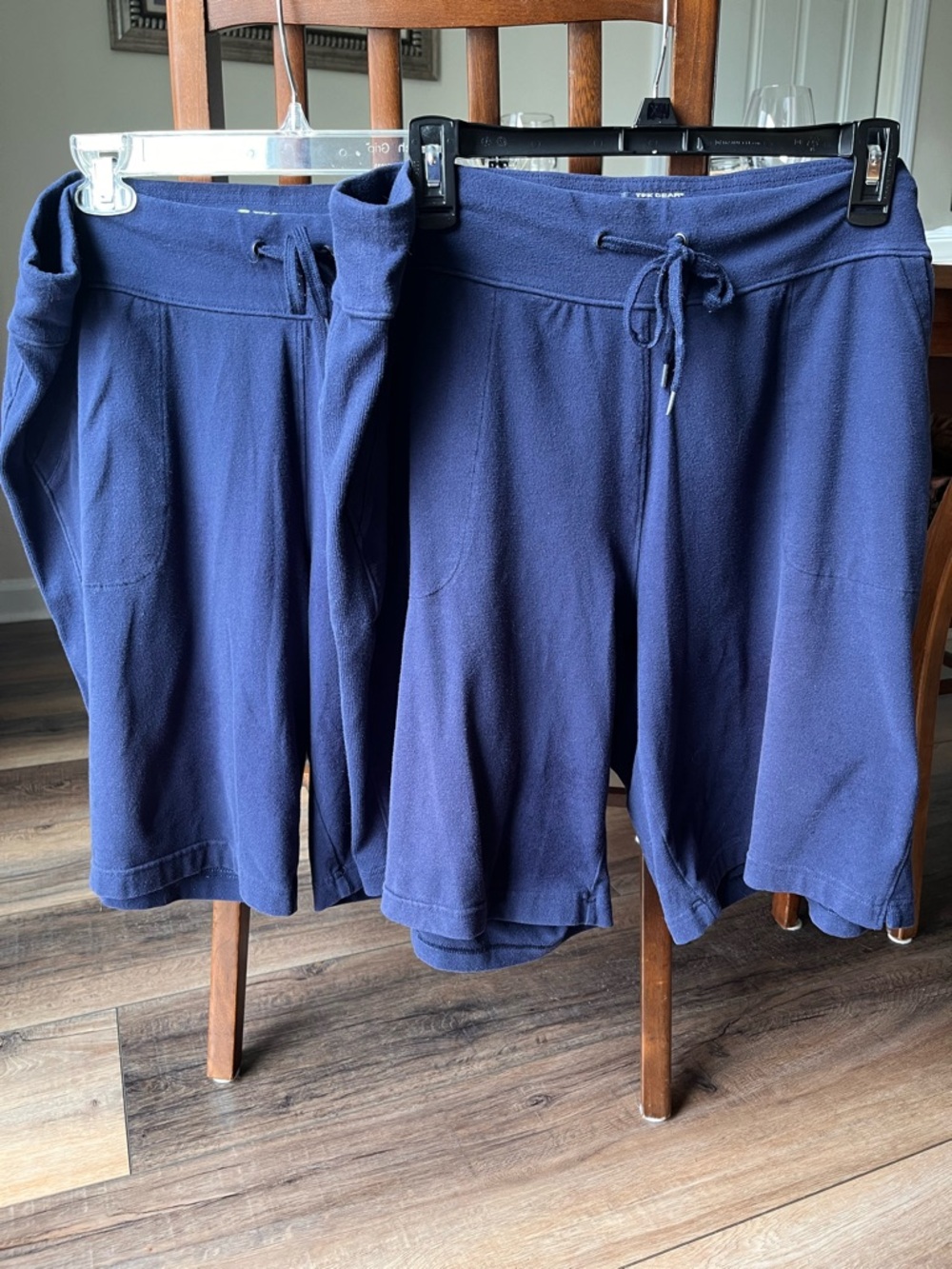 Two pair navy shorts by Tek Gear! Pockets, pull on with drawstring! Comfortable!